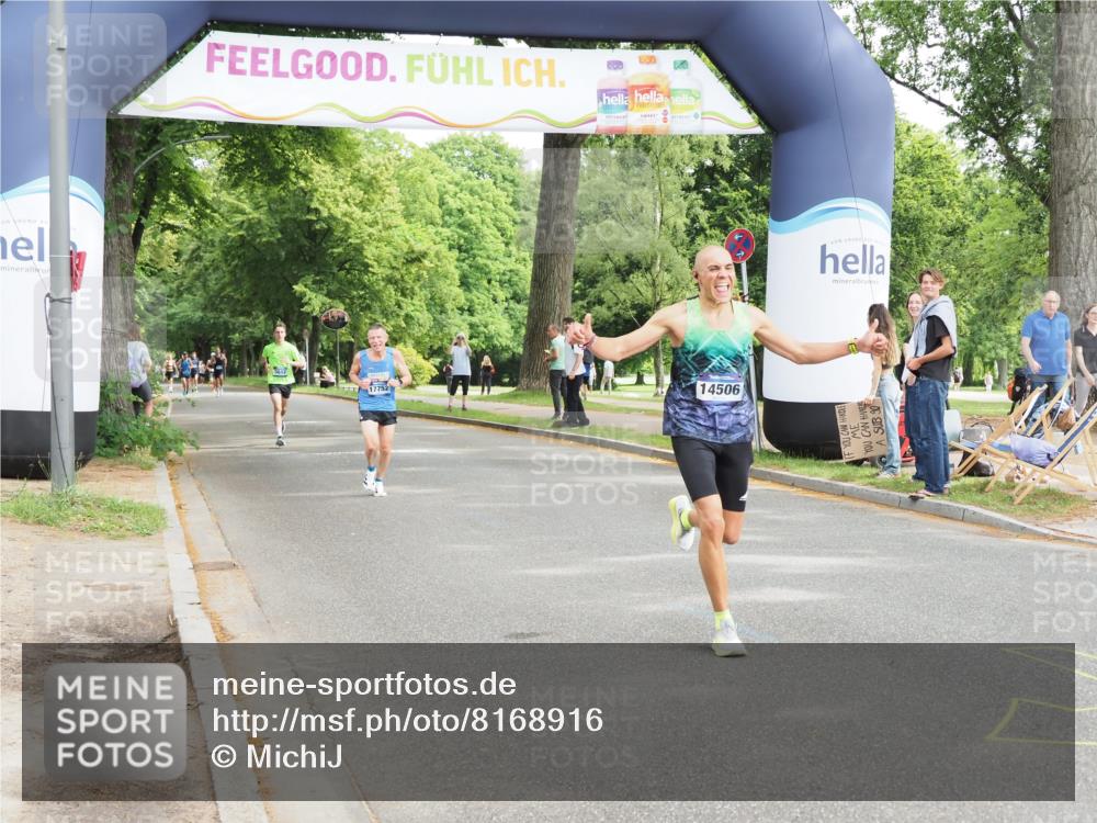 29.06.2025 - hella hamburg halbmarathon MichiJ http://msf.ph/oto/8168916 29.06.2025 10:14:45 Zwischen KM18-KM19 2892, 14506, 16361, 17752 meine-sportfotos.de