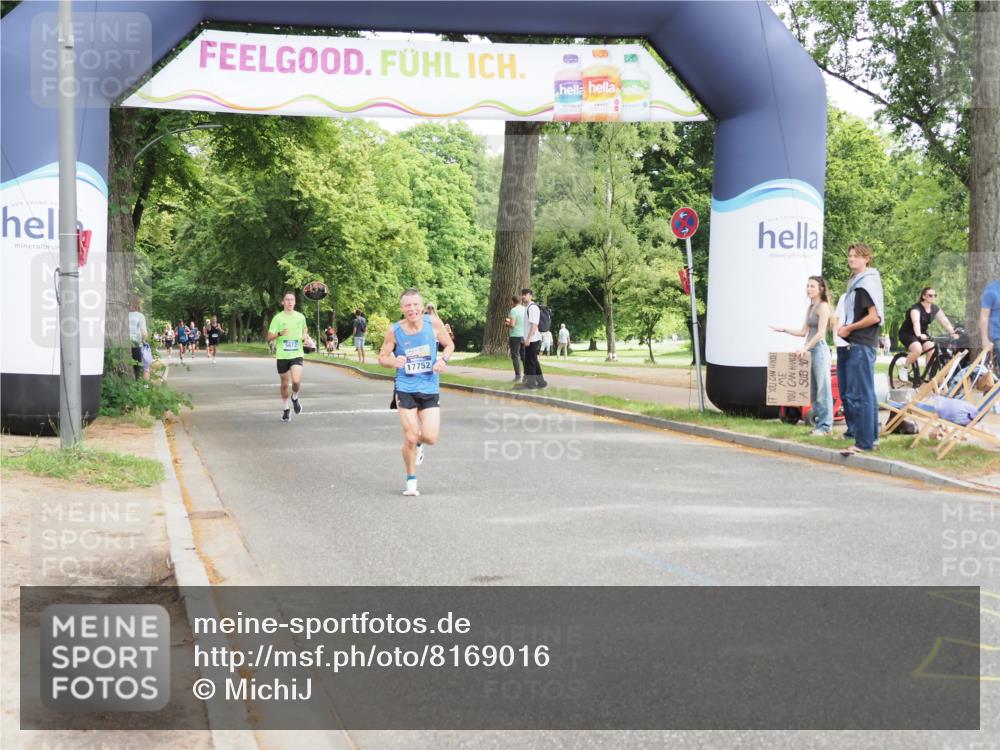 29.06.2025 - hella hamburg halbmarathon MichiJ http://msf.ph/oto/8169016 29.06.2025 10:14:46 Zwischen KM18-KM19 2892, 14506, 16361, 17752 meine-sportfotos.de