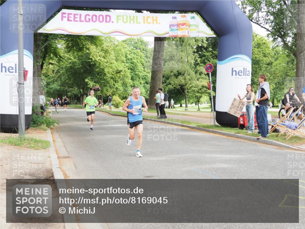 29.06.2025 - hella hamburg halbmarathon MichiJ http://msf.ph/oto/8169045 29.06.2025 10:14:46 Zwischen KM18-KM19 2892, 14506, 16361, 17752 meine-sportfotos.de