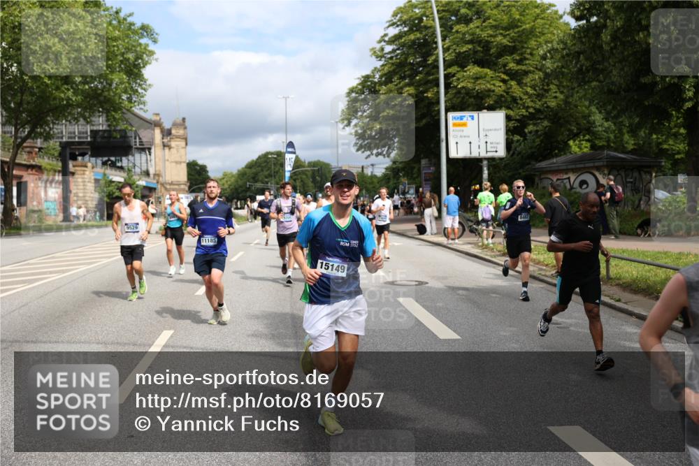 29.06.2025 - hella hamburg halbmarathon Yannick Fuchs http://msf.ph/oto/8169057 29.06.2025 10:40:59 20KM 1139, 2222, 2623, 3087, 4091, 4237, 4497, 5459, 6373, 6421, 6691, 6978, 7335, 8023, 8142, 8482, 8981, 9232, 9386, 9497, 9529, 9786, 9794, 10208, 10211, 11077, 11185, 11858, 12171, 12269, 12579, 12651, 12808, 12891, 13554, 13698, 13728, 13782, 13940, 14045, 14262, 14415, 14449, 14541, 14722, 15026, 15133, 15149, 15157, 15206, 15611, 15684, 15900, 16081, 16127, 16136, 16466, 16475, 17008, 17281, 17353, 17461, 17492, 17669, 17865, 18118 meine-sportfotos.de