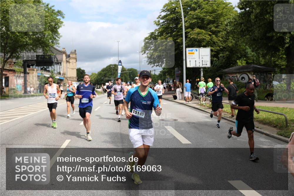 29.06.2025 - hella hamburg halbmarathon Yannick Fuchs http://msf.ph/oto/8169063 29.06.2025 10:40:59 20KM 1139, 2222, 2623, 3087, 4091, 4237, 4497, 5459, 6373, 6421, 6691, 6978, 7335, 8023, 8142, 8482, 8981, 9232, 9386, 9497, 9529, 9786, 9794, 10208, 10211, 11077, 11185, 11858, 12171, 12269, 12579, 12651, 12808, 12891, 13554, 13698, 13728, 13782, 13940, 14045, 14262, 14415, 14449, 14541, 14722, 15026, 15133, 15149, 15157, 15206, 15611, 15684, 15900, 16081, 16127, 16136, 16466, 16475, 17008, 17281, 17353, 17461, 17492, 17669, 17865, 18118 meine-sportfotos.de