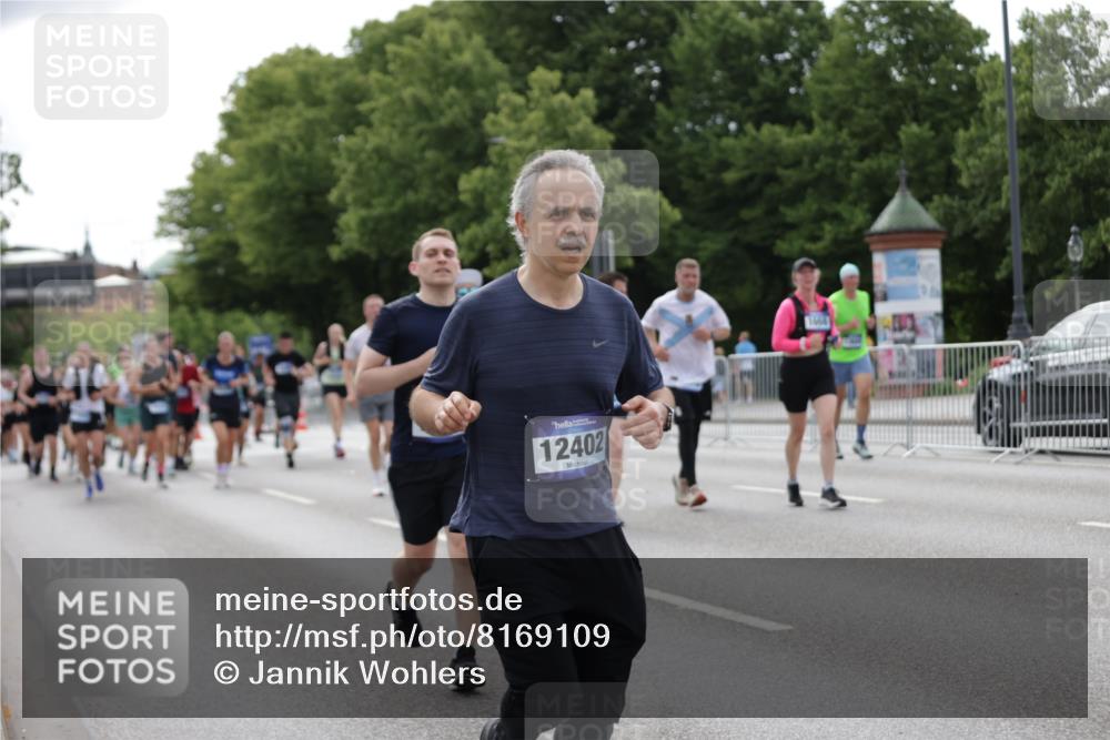 29.06.2025 - hella hamburg halbmarathon Jannik Wohlers http://msf.ph/oto/8169109 29.06.2025 10:21:17 Lombardsbrücke 1072, 1158, 1191, 1250, 1668, 1958, 2172, 2315, 2353, 2529, 3770, 3825, 3826, 4289, 4375, 4376, 4697, 5122, 5412, 5759, 5957, 6086, 6103, 6475, 6805, 7075, 7612, 7672, 8286, 8715, 8896, 9369, 9483, 9499, 9532, 9635, 10019, 10374, 10874, 11424, 11425, 12041, 12402, 12659, 13093, 13604, 13937, 14278, 15404, 15869, 16045, 17903, 17932, 18378, 18439, 18851 meine-sportfotos.de