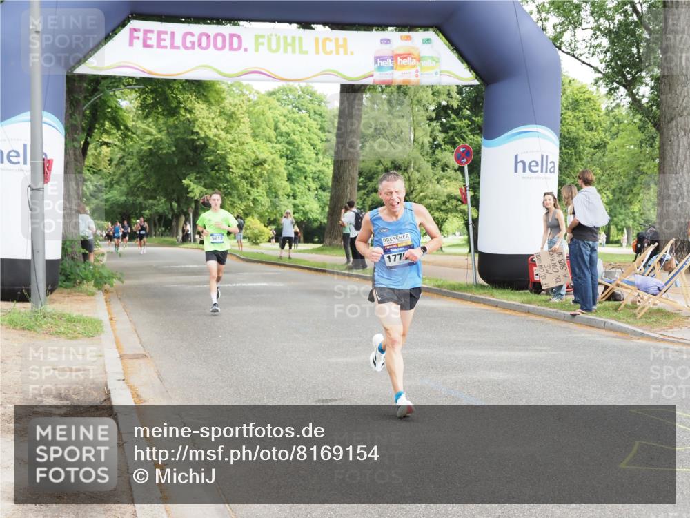 29.06.2025 - hella hamburg halbmarathon MichiJ http://msf.ph/oto/8169154 29.06.2025 10:14:47 Zwischen KM18-KM19 5612, 14506, 17752 meine-sportfotos.de