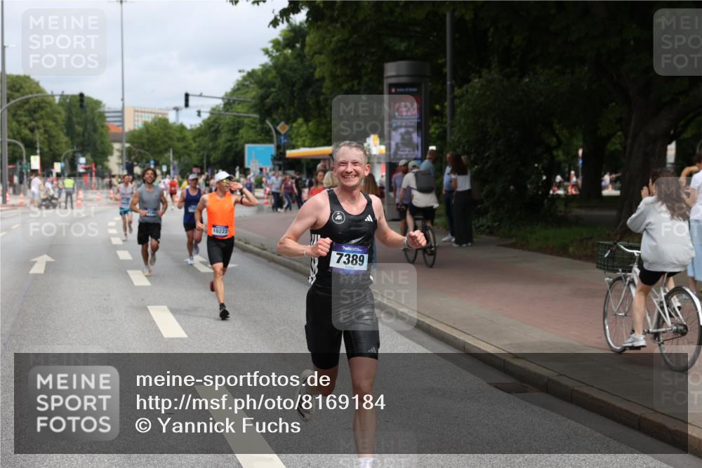 29.06.2025 - hella hamburg halbmarathon Yannick Fuchs http://msf.ph/oto/8169184 29.06.2025 10:23:42 20KM 1953, 2604, 3968, 5328, 6090, 7389, 8473, 10222, 10351, 10486, 14140, 15655, 15883, 16711, 17213, 17374, 17428, 17488, 18763 meine-sportfotos.de