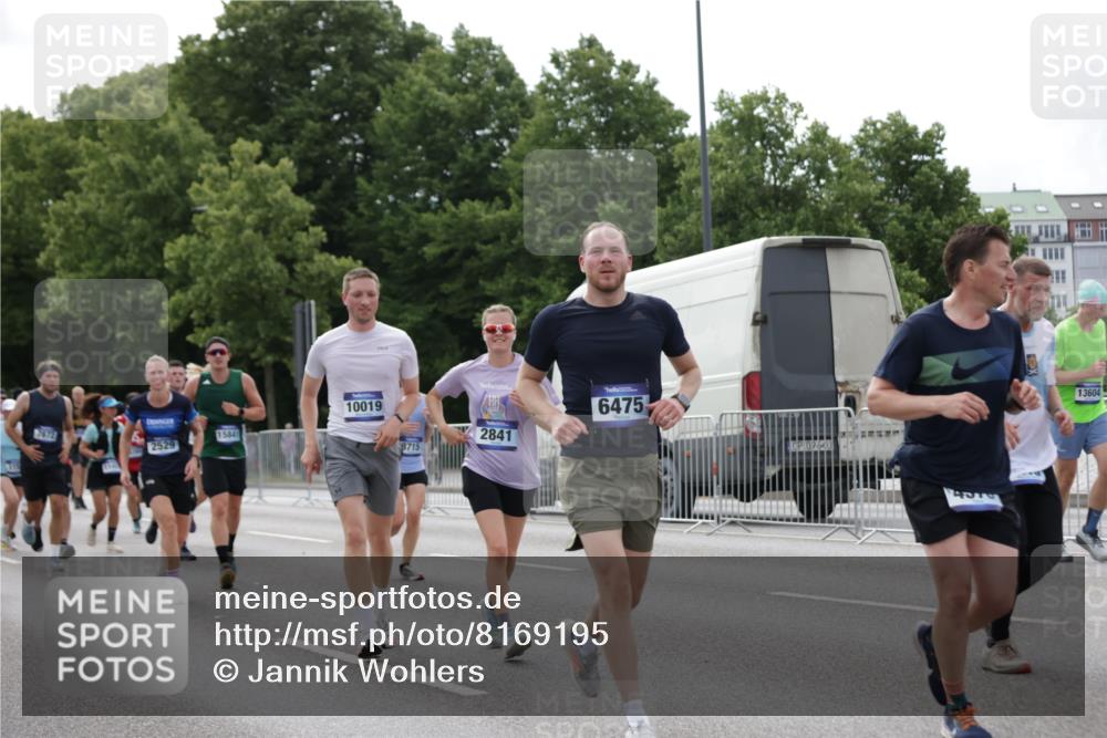 29.06.2025 - hella hamburg halbmarathon Jannik Wohlers http://msf.ph/oto/8169195 29.06.2025 10:21:20 Lombardsbrücke 1072, 1158, 1191, 1250, 1668, 1958, 2172, 2315, 2353, 2529, 3770, 3995, 4289, 4375, 4376, 4697, 5122, 5412, 5759, 5957, 6086, 6475, 6805, 7075, 7612, 7672, 8286, 8715, 8896, 8959, 9326, 9369, 9483, 9532, 9635, 10019, 10125, 10787, 10874, 11424, 11425, 12041, 12402, 12659, 13604, 13937, 14278, 15104, 15869, 16045, 16762, 16781, 17903, 17932, 18378, 18439, 18851, 19099 meine-sportfotos.de
