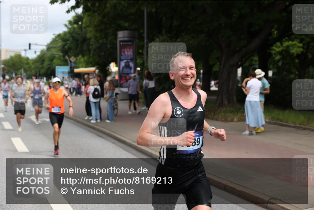 29.06.2025 - hella hamburg halbmarathon Yannick Fuchs http://msf.ph/oto/8169213 29.06.2025 10:23:43 20KM 1827, 1953, 2604, 3968, 5328, 6090, 7389, 8473, 10222, 10351, 10486, 14140, 15655, 15883, 16711, 17213, 17374, 17428, 17488, 18763 meine-sportfotos.de