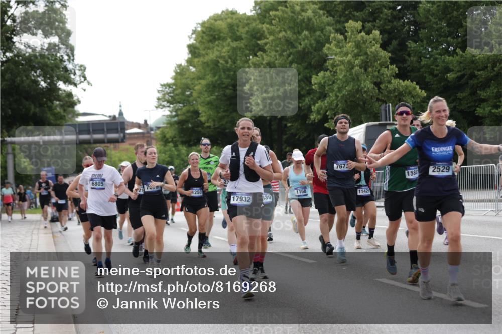 29.06.2025 - hella hamburg halbmarathon Jannik Wohlers http://msf.ph/oto/8169268 29.06.2025 10:21:22 Lombardsbrücke 1072, 1158, 1191, 1250, 1668, 1958, 2172, 2315, 2353, 2529, 3606, 3995, 4046, 4289, 4375, 4376, 5122, 5759, 5957, 6086, 6475, 6676, 6805, 7075, 7612, 7672, 8286, 8715, 8896, 8959, 9002, 9062, 9326, 9369, 9483, 9635, 10019, 10125, 10210, 10787, 11424, 11425, 12041, 12402, 12659, 13477, 13604, 13937, 14278, 15104, 16762, 16781, 17903, 17932, 18439, 19099 meine-sportfotos.de