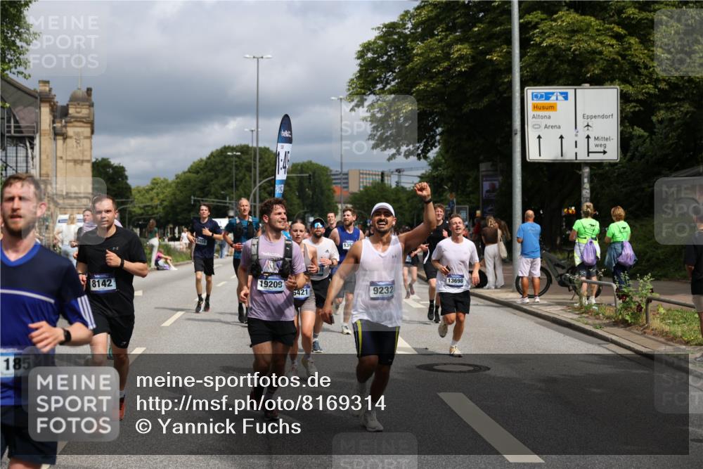 29.06.2025 - hella hamburg halbmarathon Yannick Fuchs http://msf.ph/oto/8169314 29.06.2025 10:41:00 20KM 1689, 2222, 2623, 3087, 4091, 4237, 4497, 5459, 6373, 6421, 6691, 6978, 7335, 8023, 8142, 8482, 8981, 9232, 9386, 9497, 9529, 9786, 9794, 10208, 10211, 11077, 11185, 11858, 12171, 12269, 12579, 12651, 12808, 12891, 13554, 13698, 13728, 13940, 14045, 14262, 14415, 14449, 14541, 14722, 15026, 15133, 15149, 15157, 15206, 15611, 15684, 15900, 16081, 16127, 16136, 16466, 16475, 17008, 17281, 17353, 17461, 17492, 17669, 17865, 18118 meine-sportfotos.de