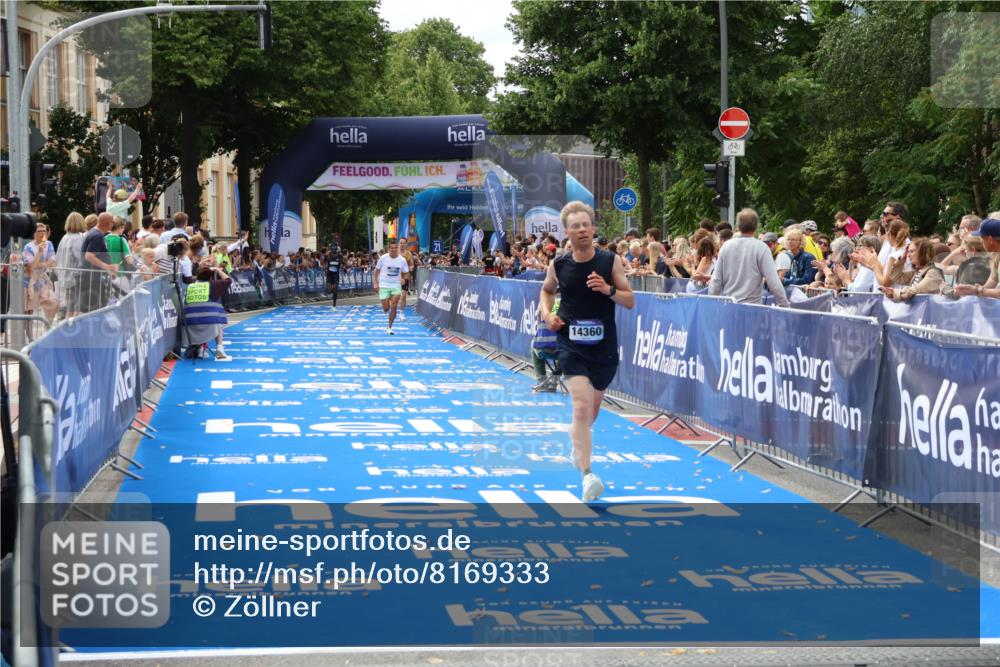 29.06.2025 - hella hamburg halbmarathon Zöllner http://msf.ph/oto/8169333 29.06.2025 10:20:49 Ziel 14360, 16988, 17402 meine-sportfotos.de