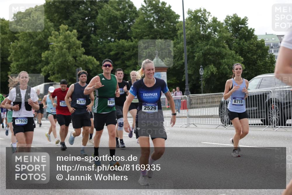 29.06.2025 - hella hamburg halbmarathon Jannik Wohlers http://msf.ph/oto/8169335 29.06.2025 10:21:23 Lombardsbrücke 1158, 1191, 1250, 1668, 1958, 2172, 2315, 2353, 2529, 3606, 3995, 4046, 4289, 4375, 4376, 5122, 5641, 5759, 5957, 6086, 6475, 6676, 6805, 7075, 7162, 7612, 7672, 8715, 8896, 8959, 9002, 9062, 9326, 9369, 9635, 10019, 10125, 10210, 10787, 11424, 11425, 12041, 12402, 12659, 13477, 13604, 14278, 15104, 16762, 16781, 16796, 17903, 17932, 18439, 19099 meine-sportfotos.de
