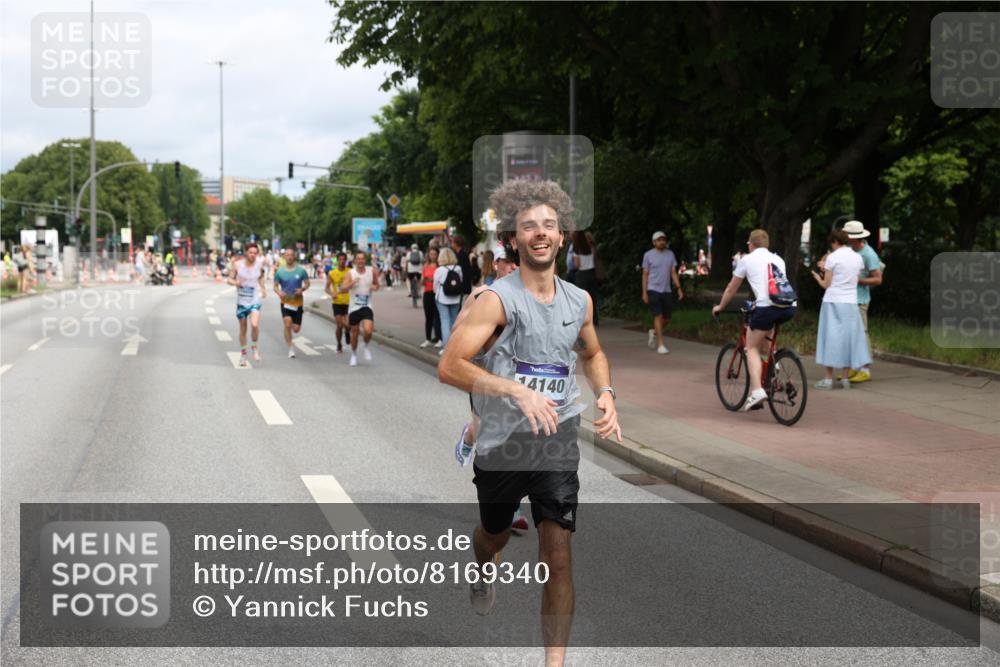 29.06.2025 - hella hamburg halbmarathon Yannick Fuchs http://msf.ph/oto/8169340 29.06.2025 10:23:46 20KM 1827, 1953, 2604, 3968, 5328, 6090, 7389, 8473, 10222, 10351, 10486, 14140, 15655, 16711, 17213, 17374, 17428, 17488, 18763 meine-sportfotos.de