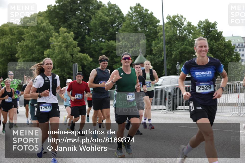 29.06.2025 - hella hamburg halbmarathon Jannik Wohlers http://msf.ph/oto/8169374 29.06.2025 10:21:23 Lombardsbrücke 1158, 1191, 1250, 1668, 1958, 2172, 2315, 2353, 2529, 3606, 3995, 4046, 4289, 4375, 4376, 5122, 5641, 5759, 5957, 6086, 6475, 6676, 6805, 7075, 7162, 7612, 7672, 8715, 8896, 8959, 9002, 9062, 9326, 9369, 9635, 10019, 10125, 10210, 10787, 11424, 11425, 12041, 12402, 12659, 13477, 13604, 14278, 15104, 16762, 16781, 16796, 17903, 17932, 18439, 19099 meine-sportfotos.de