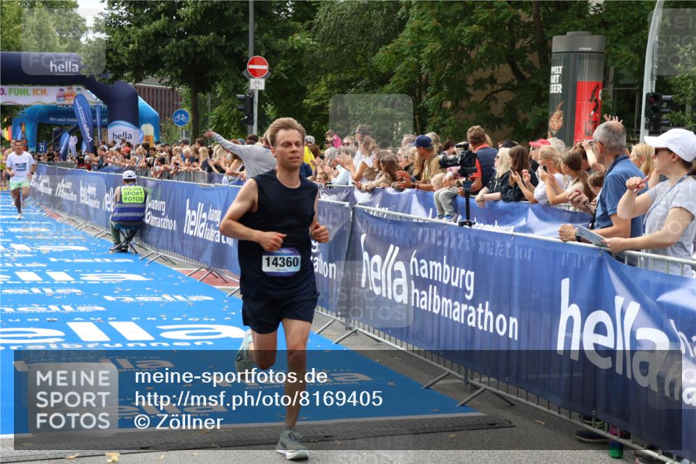 29.06.2025 - hella hamburg halbmarathon Zöllner http://msf.ph/oto/8169405 29.06.2025 10:20:50 Ziel 14360, 16988, 17402 meine-sportfotos.de