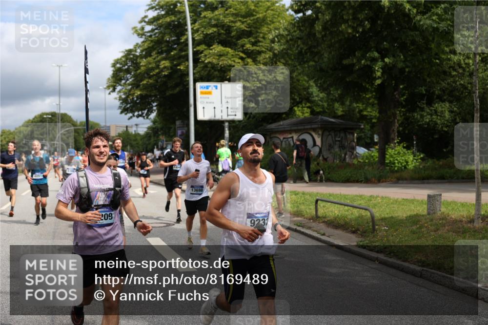 29.06.2025 - hella hamburg halbmarathon Yannick Fuchs http://msf.ph/oto/8169489 29.06.2025 10:41:02 20KM 1689, 2222, 2623, 3087, 4091, 4237, 4497, 5459, 5472, 6373, 6421, 6978, 8023, 8142, 8482, 8981, 9232, 9386, 9497, 9529, 9786, 9794, 10208, 10211, 11077, 11185, 11858, 12171, 12269, 12651, 12808, 12891, 13554, 13698, 13728, 13940, 14045, 14415, 14449, 14541, 14722, 15026, 15149, 15157, 15206, 15611, 15684, 15900, 16081, 16127, 16136, 16466, 16475, 17008, 17281, 17353, 17461, 17669, 17718, 17865, 18118 meine-sportfotos.de