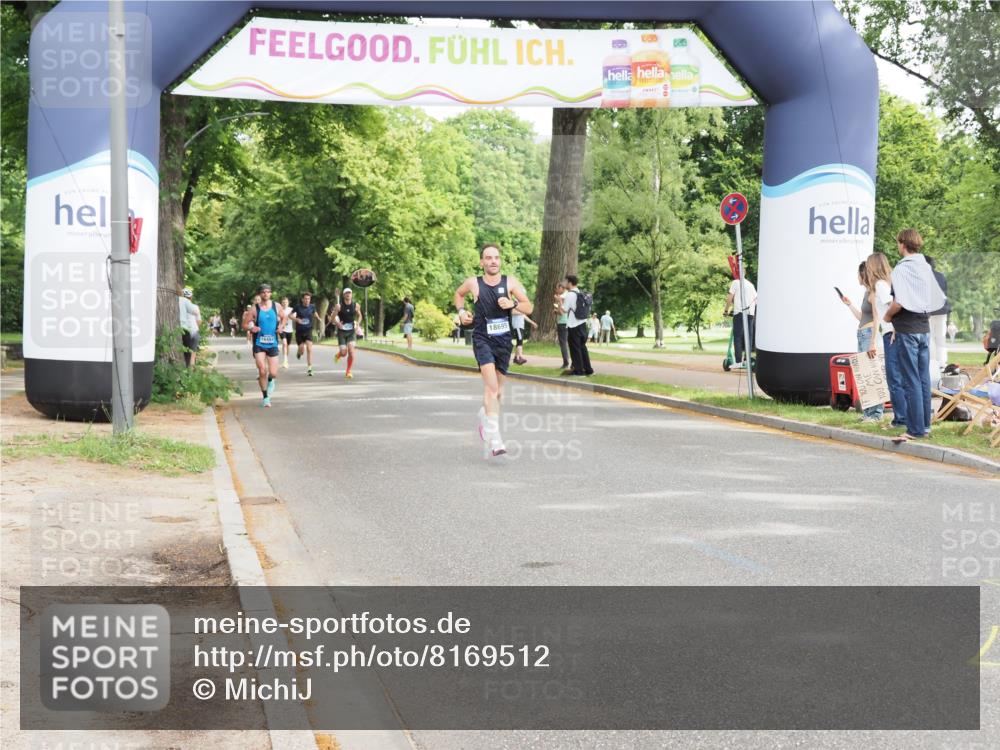 29.06.2025 - hella hamburg halbmarathon MichiJ http://msf.ph/oto/8169512 29.06.2025 10:14:55 Zwischen KM18-KM19 5612 meine-sportfotos.de