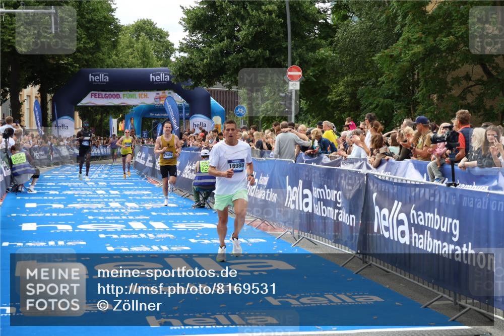29.06.2025 - hella hamburg halbmarathon Zöllner http://msf.ph/oto/8169531 29.06.2025 10:20:54 Ziel 11210, 14766, 16988, 17402 meine-sportfotos.de