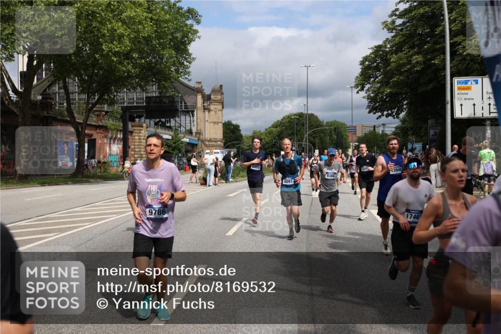 29.06.2025 - hella hamburg halbmarathon Yannick Fuchs http://msf.ph/oto/8169532 29.06.2025 10:41:02 20KM 1689, 2222, 2623, 3087, 4091, 4237, 4497, 5459, 5472, 6373, 6421, 6978, 8023, 8142, 8482, 8981, 9232, 9386, 9497, 9529, 9786, 9794, 10208, 10211, 11077, 11185, 11858, 12171, 12269, 12651, 12808, 12891, 13554, 13698, 13728, 13940, 14045, 14415, 14449, 14541, 14722, 15026, 15149, 15157, 15206, 15611, 15684, 15900, 16081, 16127, 16136, 16466, 16475, 17008, 17281, 17353, 17461, 17669, 17718, 17865, 18118 meine-sportfotos.de