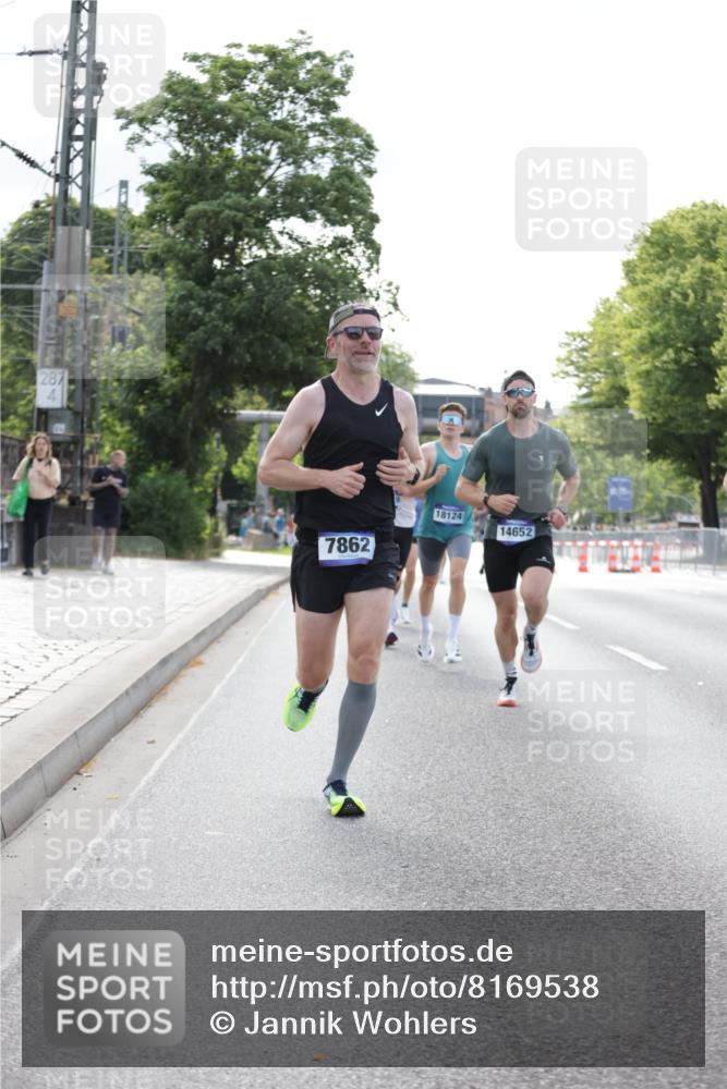 29.06.2025 - hella hamburg halbmarathon Jannik Wohlers http://msf.ph/oto/8169538 29.06.2025 09:41:30 Lombardsbrücke 1241, 2892, 4128, 4571, 6559, 7142, 7862, 10780, 11194, 11965, 12067, 12641, 13440, 13751, 13780, 14019, 14107, 16169, 17752, 18124, 18897 meine-sportfotos.de
