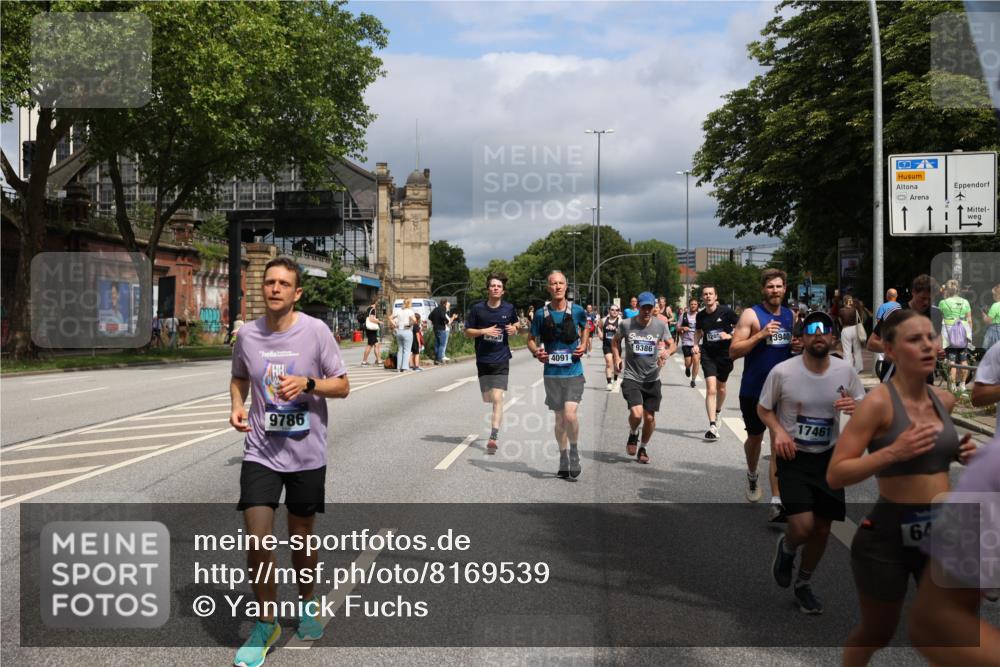 29.06.2025 - hella hamburg halbmarathon Yannick Fuchs http://msf.ph/oto/8169539 29.06.2025 10:41:02 20KM 1689, 2222, 2623, 3087, 4091, 4237, 4497, 5459, 5472, 6373, 6421, 6978, 8023, 8142, 8482, 8981, 9232, 9386, 9497, 9529, 9786, 9794, 10208, 10211, 11077, 11185, 11858, 12171, 12269, 12651, 12808, 12891, 13554, 13698, 13728, 13940, 14045, 14415, 14449, 14541, 14722, 15026, 15149, 15157, 15206, 15611, 15684, 15900, 16081, 16127, 16136, 16466, 16475, 17008, 17281, 17353, 17461, 17669, 17718, 17865, 18118 meine-sportfotos.de