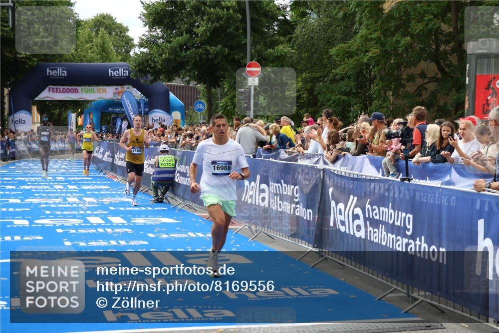 29.06.2025 - hella hamburg halbmarathon Zöllner http://msf.ph/oto/8169556 29.06.2025 10:20:54 Ziel 11210, 14766, 16988, 17402 meine-sportfotos.de