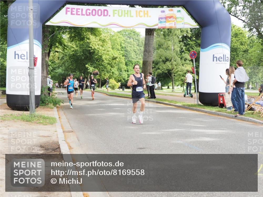 29.06.2025 - hella hamburg halbmarathon MichiJ http://msf.ph/oto/8169558 29.06.2025 10:14:56 Zwischen KM18-KM19  meine-sportfotos.de
