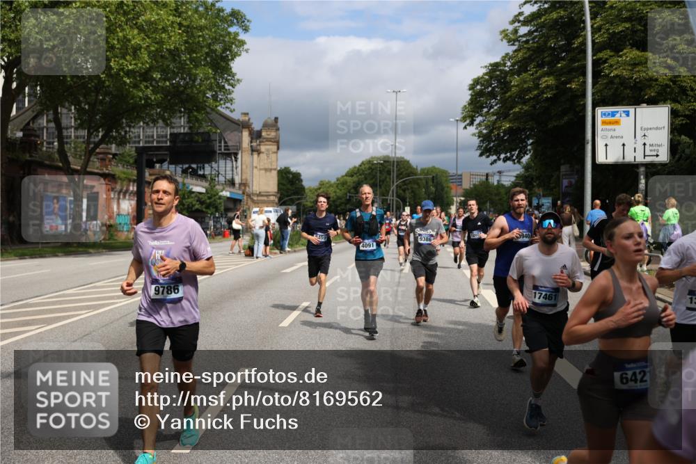 29.06.2025 - hella hamburg halbmarathon Yannick Fuchs http://msf.ph/oto/8169562 29.06.2025 10:41:02 20KM 1689, 2222, 2623, 3087, 4091, 4237, 4497, 5459, 5472, 6373, 6421, 6978, 8023, 8142, 8482, 8981, 9232, 9386, 9497, 9529, 9786, 9794, 10208, 10211, 11077, 11185, 11858, 12171, 12269, 12651, 12808, 12891, 13554, 13698, 13728, 13940, 14045, 14415, 14449, 14541, 14722, 15026, 15149, 15157, 15206, 15611, 15684, 15900, 16081, 16127, 16136, 16466, 16475, 17008, 17281, 17353, 17461, 17669, 17718, 17865, 18118 meine-sportfotos.de