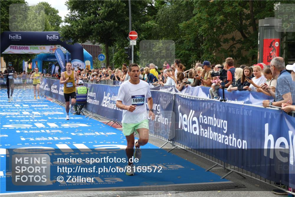 29.06.2025 - hella hamburg halbmarathon Zöllner http://msf.ph/oto/8169572 29.06.2025 10:20:54 Ziel 11210, 14766, 16988, 17402 meine-sportfotos.de