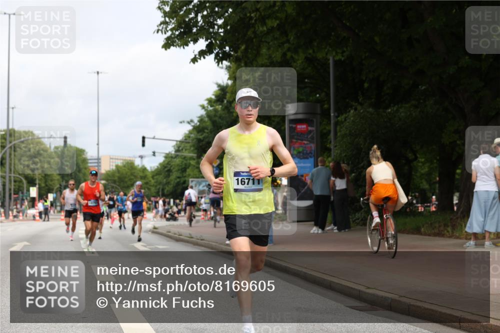 29.06.2025 - hella hamburg halbmarathon Yannick Fuchs http://msf.ph/oto/8169605 29.06.2025 10:23:54 20KM 1827, 3968, 5328, 6090, 8473, 10222, 10351, 10486, 14140, 15655, 16711, 17213, 17374, 17428, 17488, 18763 meine-sportfotos.de