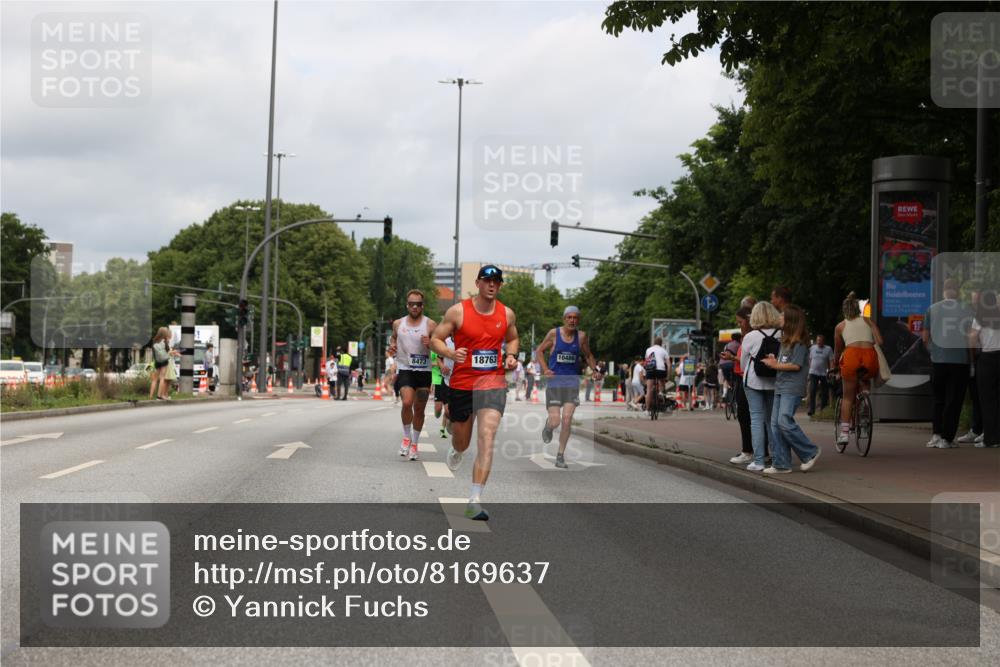 29.06.2025 - hella hamburg halbmarathon Yannick Fuchs http://msf.ph/oto/8169637 29.06.2025 10:23:55 20KM 1827, 3968, 5328, 6090, 8473, 10351, 10486, 14140, 15655, 16711, 17213, 17374, 17428, 17488, 18763 meine-sportfotos.de