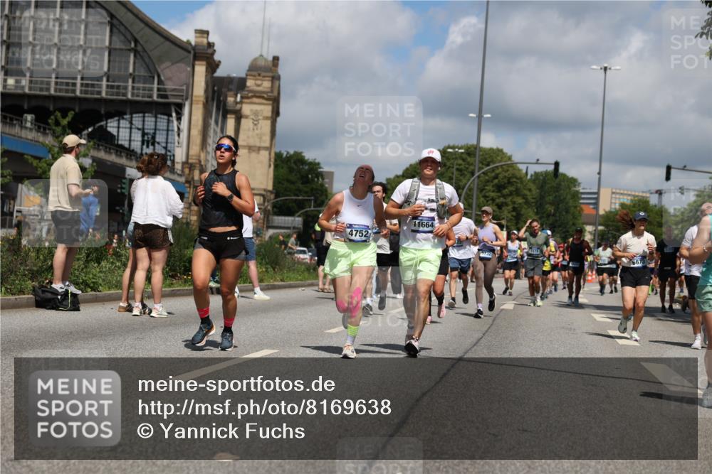 29.06.2025 - hella hamburg halbmarathon Yannick Fuchs http://msf.ph/oto/8169638 29.06.2025 11:38:06 20KM 1008, 1010, 1230, 1291, 1314, 1578, 2173, 2550, 2576, 3293, 3896, 4139, 4329, 4700, 4752, 5001, 5707, 5735, 5901, 6137, 6379, 6673, 6995, 7956, 8582, 9009, 9470, 9811, 9937, 9946, 10269, 10322, 11421, 11664, 12010, 12318, 12409, 12444, 12660, 12661, 13495, 13715, 13902, 13957, 14130, 15101, 15345, 15536, 15732, 16002, 16449, 16450, 16560, 16577, 17116, 17139, 18400, 18401, 18482, 18674, 18872, 18888 meine-sportfotos.de