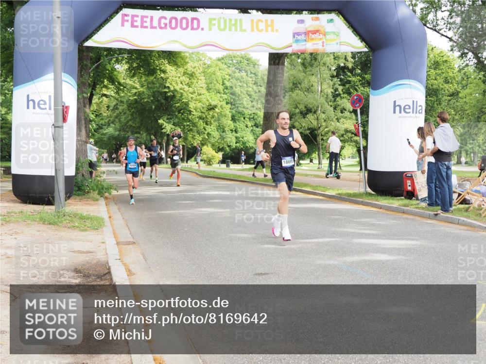 29.06.2025 - hella hamburg halbmarathon MichiJ http://msf.ph/oto/8169642 29.06.2025 10:14:56 Zwischen KM18-KM19  meine-sportfotos.de