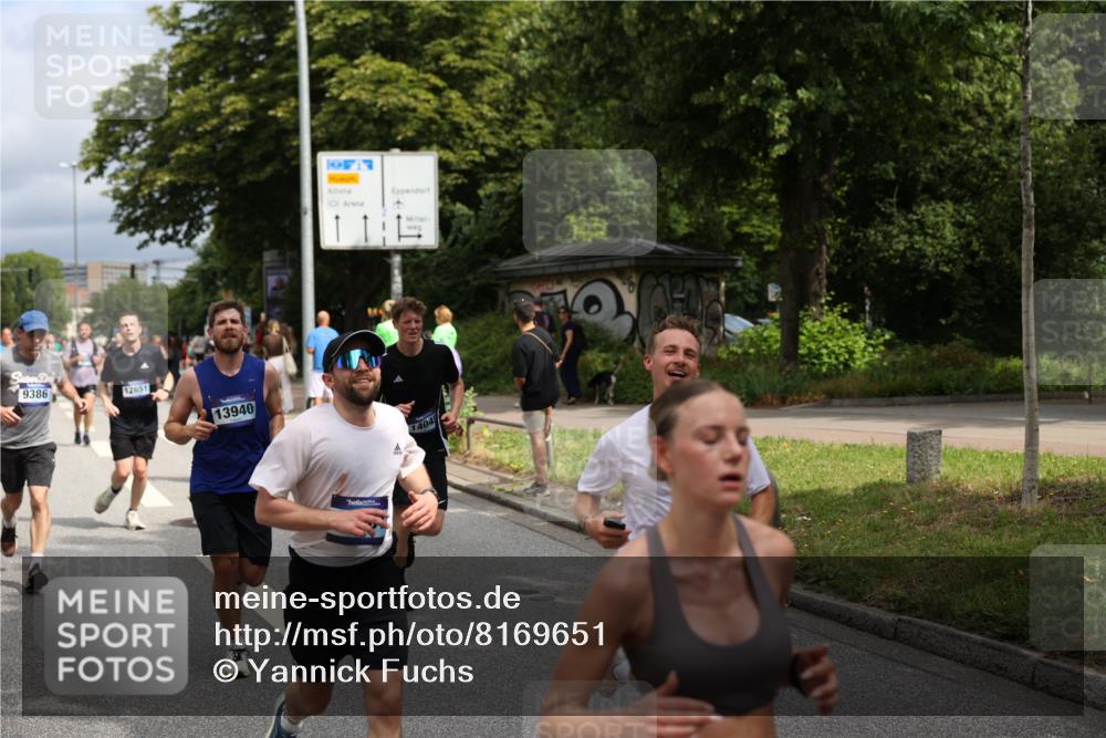 29.06.2025 - hella hamburg halbmarathon Yannick Fuchs http://msf.ph/oto/8169651 29.06.2025 10:41:03 20KM 1689, 2222, 2623, 4091, 4237, 4497, 5459, 5472, 6373, 6421, 6978, 8023, 8142, 8482, 8981, 9232, 9386, 9497, 9529, 9786, 9794, 10208, 10211, 11077, 11185, 11858, 12269, 12651, 12808, 12891, 13554, 13698, 13728, 13940, 14045, 14415, 14449, 14541, 14594, 15026, 15149, 15157, 15206, 15611, 15684, 15825, 15900, 16081, 16136, 16466, 16475, 17008, 17281, 17353, 17461, 17669, 17718, 17865, 18118 meine-sportfotos.de