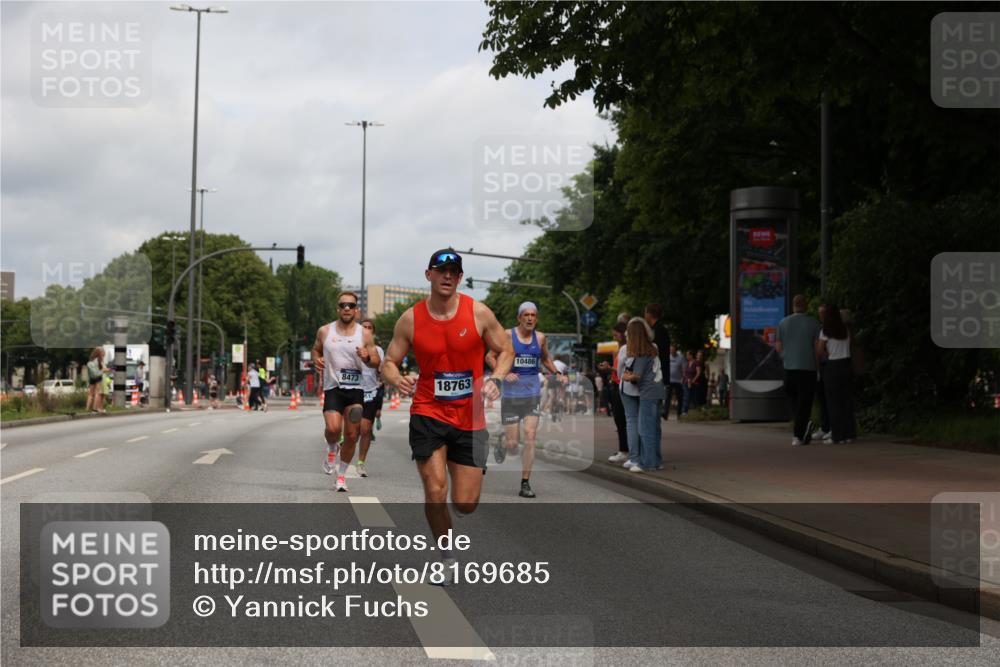 29.06.2025 - hella hamburg halbmarathon Yannick Fuchs http://msf.ph/oto/8169685 29.06.2025 10:23:57 20KM 1827, 3968, 5328, 6090, 8473, 8975, 10351, 10486, 15655, 16711, 17213, 17374, 17428, 18763, 19142 meine-sportfotos.de