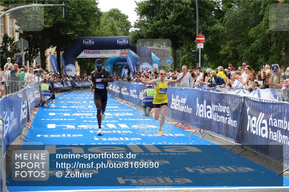 29.06.2025 - hella hamburg halbmarathon Zöllner http://msf.ph/oto/8169690 29.06.2025 10:20:58 Ziel 11210, 14766, 19075 meine-sportfotos.de