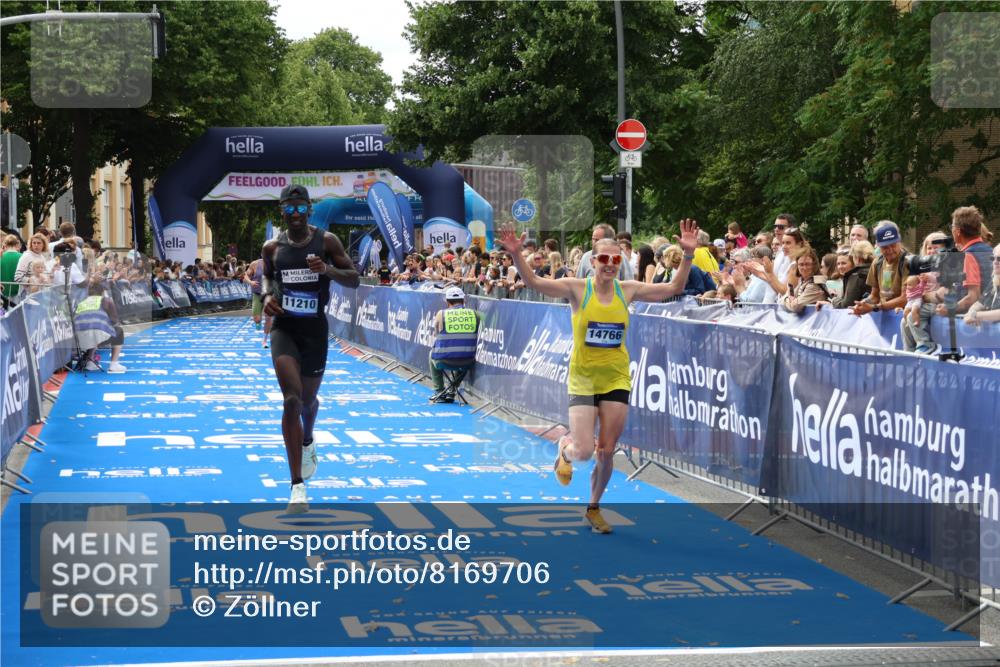 29.06.2025 - hella hamburg halbmarathon Zöllner http://msf.ph/oto/8169706 29.06.2025 10:20:58 Ziel 11210, 14766, 19075 meine-sportfotos.de