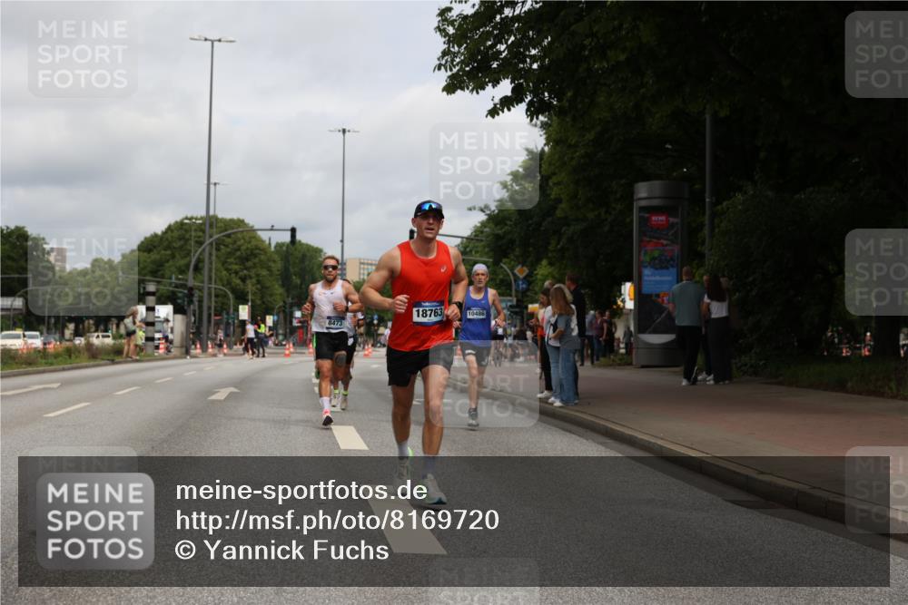 29.06.2025 - hella hamburg halbmarathon Yannick Fuchs http://msf.ph/oto/8169720 29.06.2025 10:23:57 20KM 1827, 3968, 5328, 6090, 8473, 8975, 10351, 10486, 15655, 16711, 17213, 17374, 17428, 18763, 19142 meine-sportfotos.de