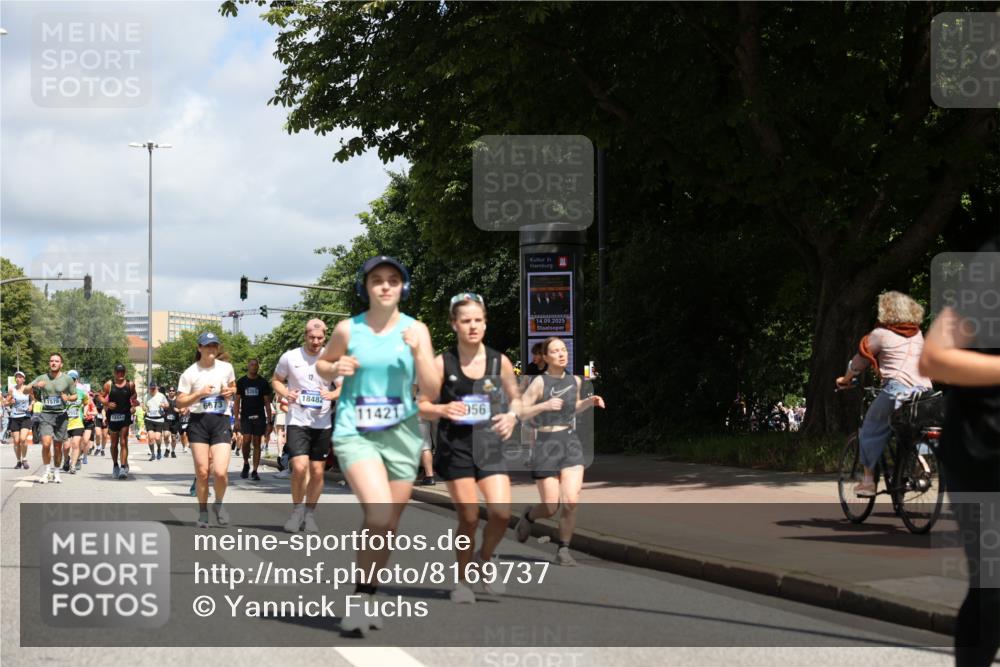 29.06.2025 - hella hamburg halbmarathon Yannick Fuchs http://msf.ph/oto/8169737 29.06.2025 11:38:07 20KM 1008, 1010, 1230, 1291, 1314, 1578, 2173, 2550, 2576, 3293, 4329, 4412, 4700, 4752, 5001, 5707, 5735, 5901, 6137, 6379, 6673, 6995, 7956, 8582, 9009, 9470, 9811, 9937, 9946, 10269, 10322, 11421, 11664, 12010, 12318, 12409, 12444, 12660, 12661, 13495, 13715, 13902, 13957, 14130, 15101, 15345, 15536, 15732, 16002, 16449, 16450, 16560, 16577, 17116, 17139, 18400, 18401, 18482, 18674, 18872, 18888 meine-sportfotos.de