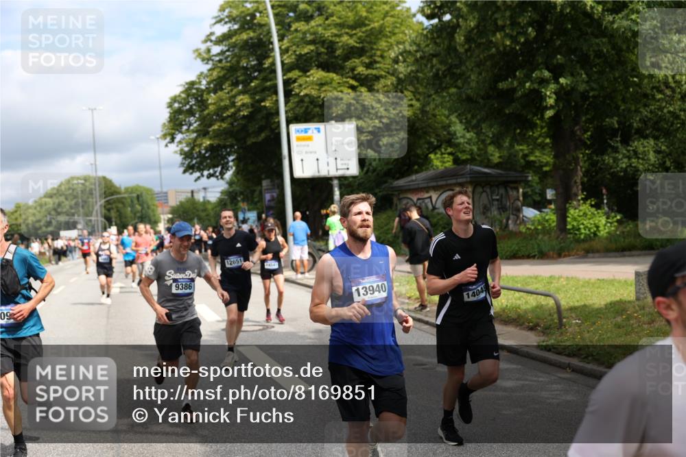 29.06.2025 - hella hamburg halbmarathon Yannick Fuchs http://msf.ph/oto/8169851 29.06.2025 10:41:04 20KM 1070, 1689, 1942, 2222, 2623, 4091, 4497, 5459, 5472, 6373, 6421, 6978, 8023, 8142, 8482, 8981, 9232, 9386, 9497, 9529, 9786, 9794, 10208, 10211, 11077, 11185, 11858, 12651, 12808, 12891, 13554, 13698, 13728, 13940, 14045, 14415, 14449, 14541, 14594, 15026, 15149, 15157, 15611, 15684, 15825, 16081, 16136, 16466, 16475, 17281, 17353, 17461, 17669, 17718, 17865, 18118 meine-sportfotos.de