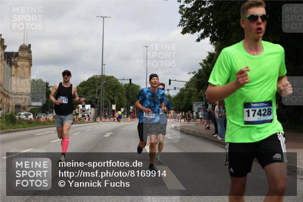29.06.2025 - hella hamburg halbmarathon Yannick Fuchs http://msf.ph/oto/8169914 29.06.2025 10:24:02 20KM 1827, 2075, 5328, 8473, 8975, 10351, 10486, 16711, 17213, 17428, 18763, 19142 meine-sportfotos.de