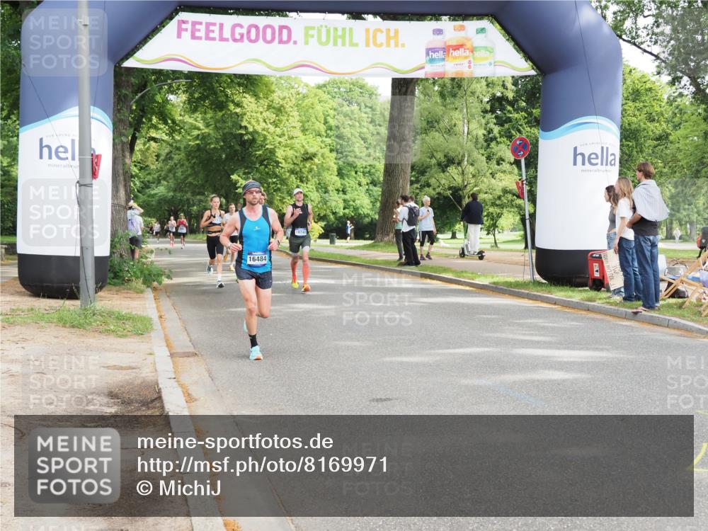 29.06.2025 - hella hamburg halbmarathon MichiJ http://msf.ph/oto/8169971 29.06.2025 10:14:58 Zwischen KM18-KM19 18695 meine-sportfotos.de
