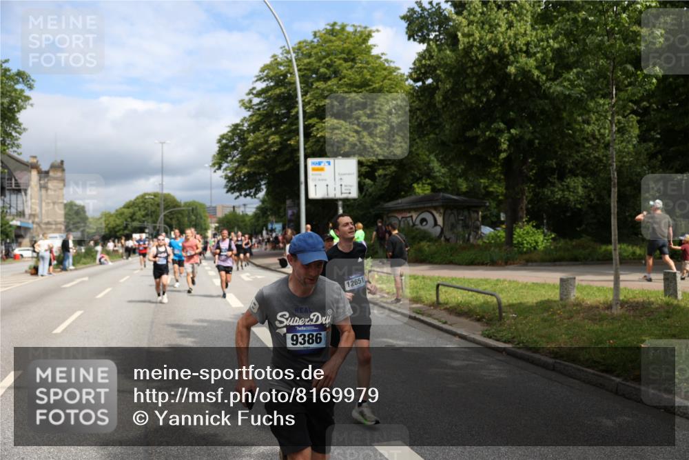 29.06.2025 - hella hamburg halbmarathon Yannick Fuchs http://msf.ph/oto/8169979 29.06.2025 10:41:05 20KM 1070, 1689, 1942, 2222, 2623, 3304, 4091, 4497, 5459, 5472, 6373, 6421, 6978, 7908, 8023, 8142, 8482, 8981, 9232, 9305, 9386, 9497, 9529, 9786, 9794, 10208, 10211, 11077, 11185, 11858, 12651, 12808, 13554, 13698, 13728, 13940, 14045, 14415, 14449, 14541, 14594, 15026, 15611, 15684, 15825, 16081, 16136, 16466, 16475, 17353, 17461, 17669, 17718, 17865 meine-sportfotos.de