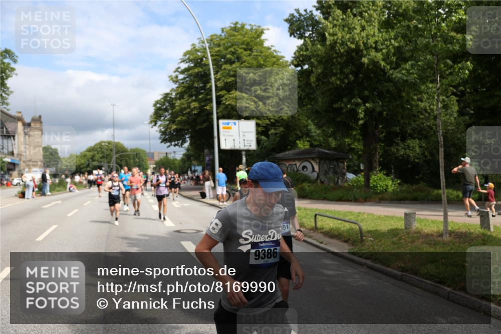 29.06.2025 - hella hamburg halbmarathon Yannick Fuchs http://msf.ph/oto/8169990 29.06.2025 10:41:05 20KM 1070, 1689, 1942, 2222, 2623, 3304, 4091, 4497, 5459, 5472, 6373, 6421, 6978, 7908, 8023, 8142, 8482, 8981, 9232, 9305, 9386, 9497, 9529, 9786, 9794, 10208, 10211, 11077, 11185, 11858, 12651, 12808, 13554, 13698, 13728, 13940, 14045, 14415, 14449, 14541, 14594, 15026, 15611, 15684, 15825, 16081, 16136, 16466, 16475, 17353, 17461, 17669, 17718, 17865 meine-sportfotos.de