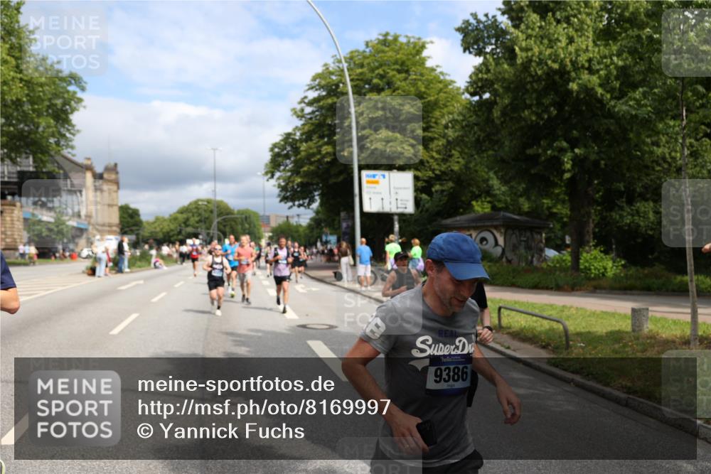 29.06.2025 - hella hamburg halbmarathon Yannick Fuchs http://msf.ph/oto/8169997 29.06.2025 10:41:05 20KM 1070, 1689, 1942, 2222, 2623, 3304, 4091, 4497, 5459, 5472, 6373, 6421, 6978, 7908, 8023, 8142, 8482, 8981, 9232, 9305, 9386, 9497, 9529, 9786, 9794, 10208, 10211, 11077, 11185, 11858, 12651, 12808, 13554, 13698, 13728, 13940, 14045, 14415, 14449, 14541, 14594, 15026, 15611, 15684, 15825, 16081, 16136, 16466, 16475, 17353, 17461, 17669, 17718, 17865 meine-sportfotos.de