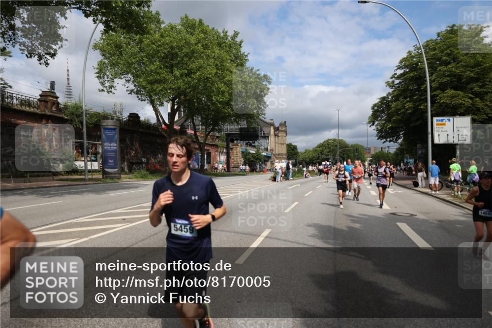 29.06.2025 - hella hamburg halbmarathon Yannick Fuchs http://msf.ph/oto/8170005 29.06.2025 10:41:05 20KM 1070, 1689, 1942, 2222, 2623, 3304, 4091, 4497, 5459, 5472, 6373, 6421, 6978, 7908, 8023, 8142, 8482, 8981, 9232, 9305, 9386, 9497, 9529, 9786, 9794, 10208, 10211, 11077, 11185, 11858, 12651, 12808, 13554, 13698, 13728, 13940, 14045, 14415, 14449, 14541, 14594, 15026, 15611, 15684, 15825, 16081, 16136, 16466, 16475, 17353, 17461, 17669, 17718, 17865 meine-sportfotos.de