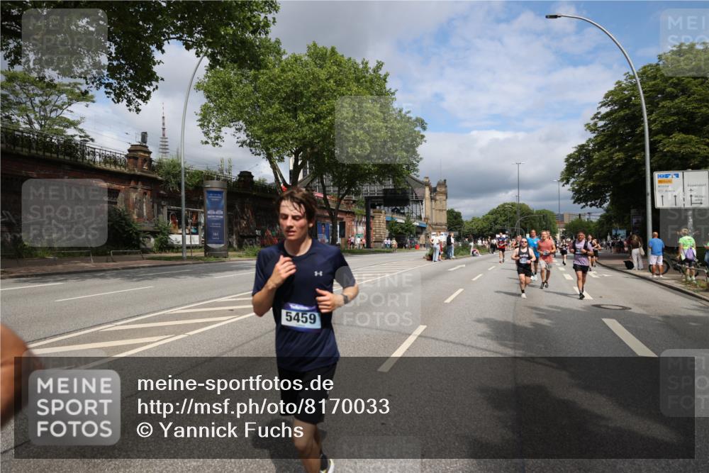 29.06.2025 - hella hamburg halbmarathon Yannick Fuchs http://msf.ph/oto/8170033 29.06.2025 10:41:05 20KM 1070, 1689, 1942, 2222, 2623, 3304, 4091, 4497, 5459, 5472, 6373, 6421, 6978, 7908, 8023, 8142, 8482, 8981, 9232, 9305, 9386, 9497, 9529, 9786, 9794, 10208, 10211, 11077, 11185, 11858, 12651, 12808, 13554, 13698, 13728, 13940, 14045, 14415, 14449, 14541, 14594, 15026, 15611, 15684, 15825, 16081, 16136, 16466, 16475, 17353, 17461, 17669, 17718, 17865 meine-sportfotos.de