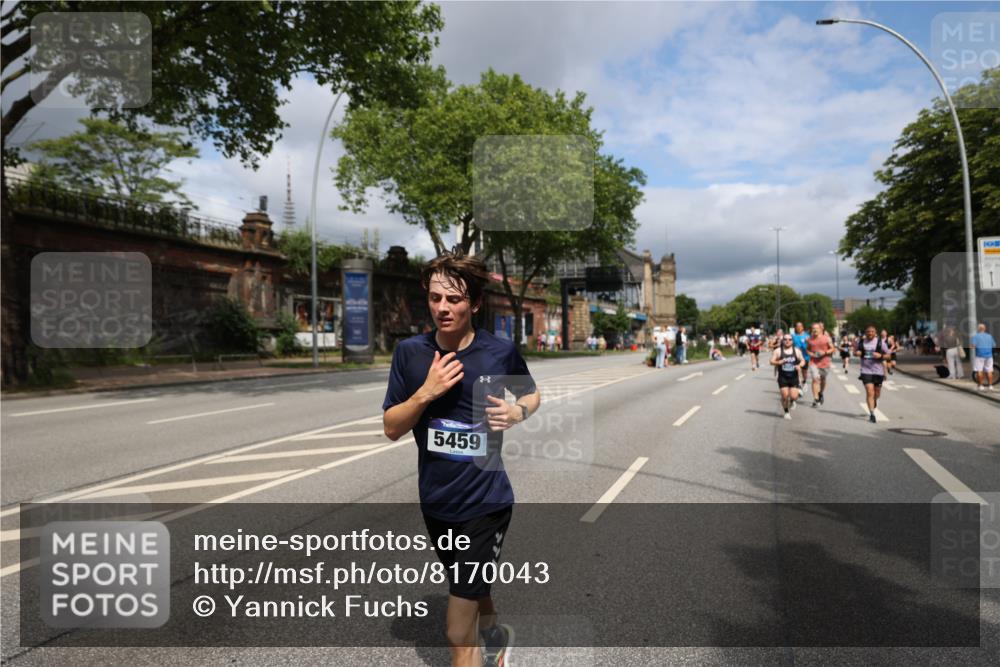 29.06.2025 - hella hamburg halbmarathon Yannick Fuchs http://msf.ph/oto/8170043 29.06.2025 10:41:05 20KM 1070, 1689, 1942, 2222, 2623, 3304, 4091, 4497, 5459, 5472, 6373, 6421, 6978, 7908, 8023, 8142, 8482, 8981, 9232, 9305, 9386, 9497, 9529, 9786, 9794, 10208, 10211, 11077, 11185, 11858, 12651, 12808, 13554, 13698, 13728, 13940, 14045, 14415, 14449, 14541, 14594, 15026, 15611, 15684, 15825, 16081, 16136, 16466, 16475, 17353, 17461, 17669, 17718, 17865 meine-sportfotos.de