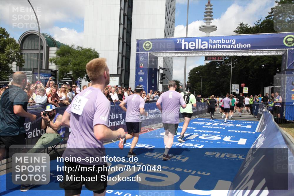 29.06.2025 - hella hamburg halbmarathon Michael Strokosch http://msf.ph/oto/8170048 29.06.2025 11:42:32 Ziel 1108, 2272, 4609, 5538, 5975, 6184, 9004, 9393, 10047, 10205, 13445, 13823, 13899, 14356, 16214, 17250, 18101, 18233 meine-sportfotos.de