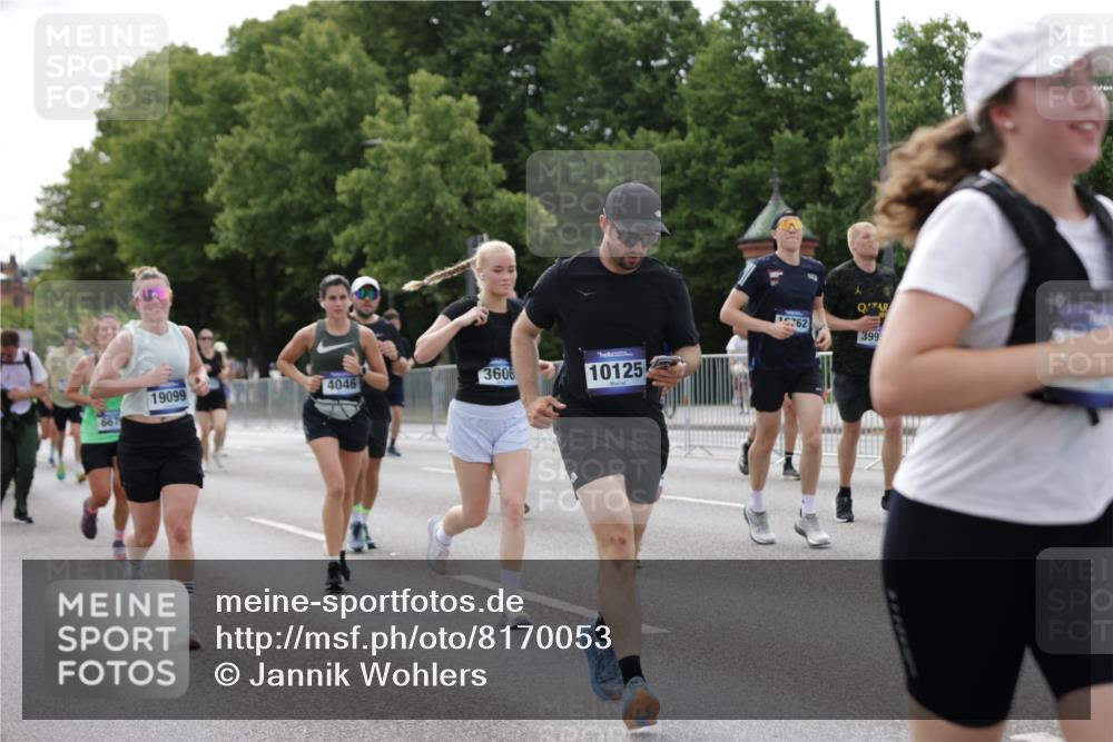 29.06.2025 - hella hamburg halbmarathon Jannik Wohlers http://msf.ph/oto/8170053 29.06.2025 10:21:29 Lombardsbrücke 1158, 1191, 1250, 1294, 1668, 1958, 1963, 2172, 2315, 2353, 2529, 2744, 3606, 3995, 4046, 4289, 4375, 4376, 5641, 6475, 6676, 6805, 6881, 7075, 7162, 7672, 8715, 8860, 8959, 9002, 9062, 9326, 9327, 9635, 9807, 10019, 10125, 10167, 10210, 10710, 10787, 11424, 11425, 12894, 13477, 13604, 14055, 14168, 14180, 15104, 15324, 15635, 16143, 16161, 16762, 16781, 16796, 17903, 17932, 17944, 18439, 19008, 19099 meine-sportfotos.de