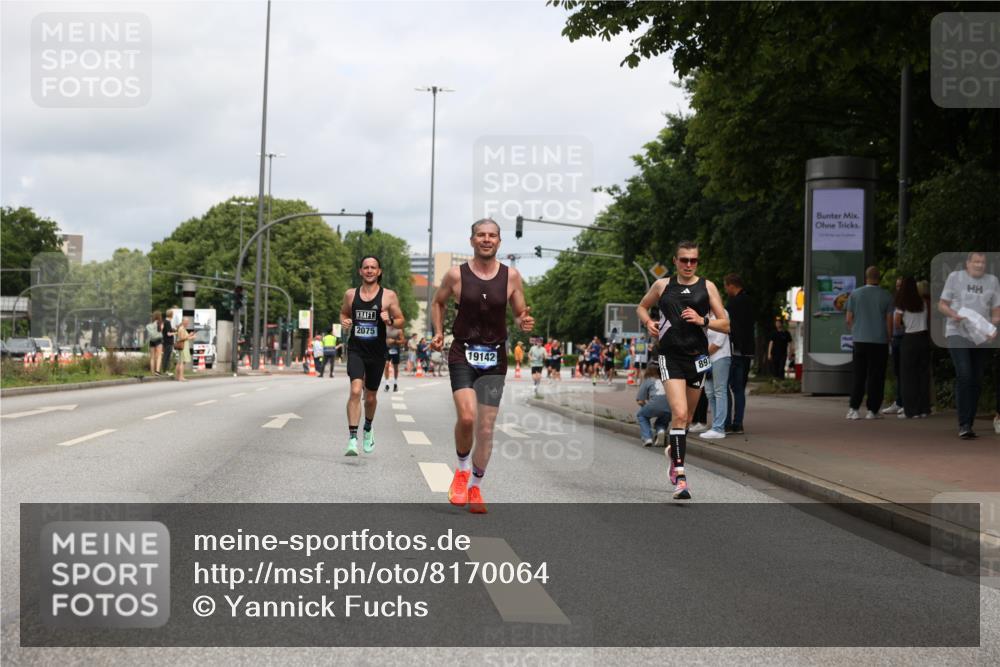 29.06.2025 - hella hamburg halbmarathon Yannick Fuchs http://msf.ph/oto/8170064 29.06.2025 10:24:16 20KM 2021, 2075, 2180, 3043, 7349, 8975, 9137, 10156, 10171, 12287, 12337, 13838, 14395, 15880, 16118, 16157, 18699, 18737, 18874, 19142, 19194, 19203, 19204 meine-sportfotos.de