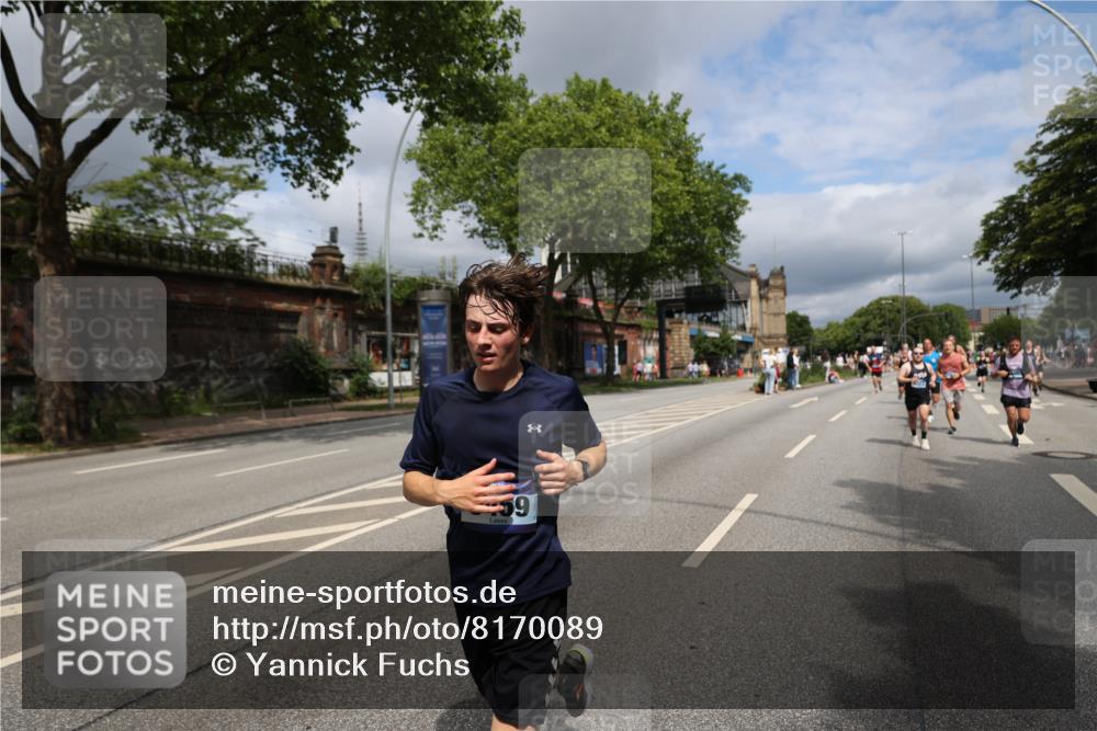 29.06.2025 - hella hamburg halbmarathon Yannick Fuchs http://msf.ph/oto/8170089 29.06.2025 10:41:06 20KM 1070, 1689, 1942, 2222, 2623, 3304, 4091, 4497, 5459, 5472, 6373, 6421, 6978, 7908, 8023, 8142, 8482, 8981, 9232, 9305, 9386, 9497, 9529, 9786, 9794, 10208, 10211, 11077, 11185, 11858, 12651, 12808, 13554, 13698, 13728, 13940, 14045, 14415, 14449, 14482, 14541, 14594, 15026, 15611, 15684, 15714, 15825, 16081, 16136, 16466, 16475, 17353, 17461, 17669, 17718, 17865 meine-sportfotos.de